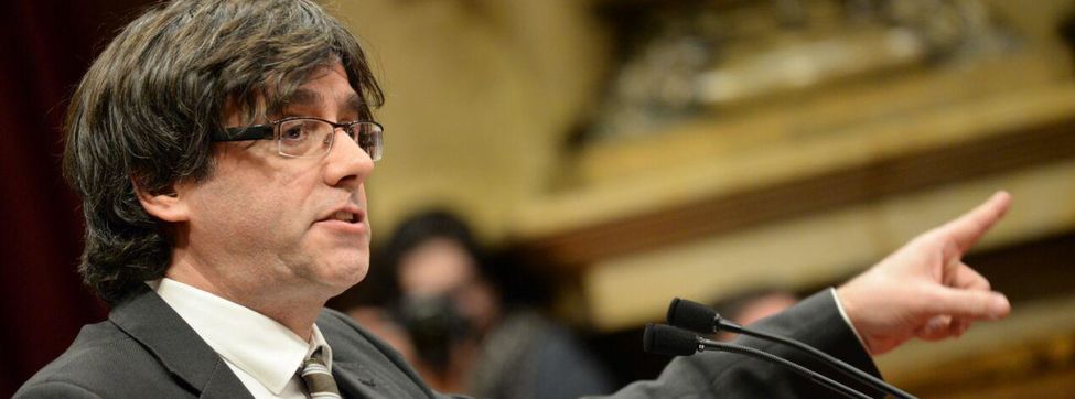 carles-puigdemont-respon-loposicio-dinvestidura_ediima20160110_0271_19